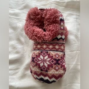 Fuzzy Baba Slipper Socks Pink & white Aztec Pattern NWT